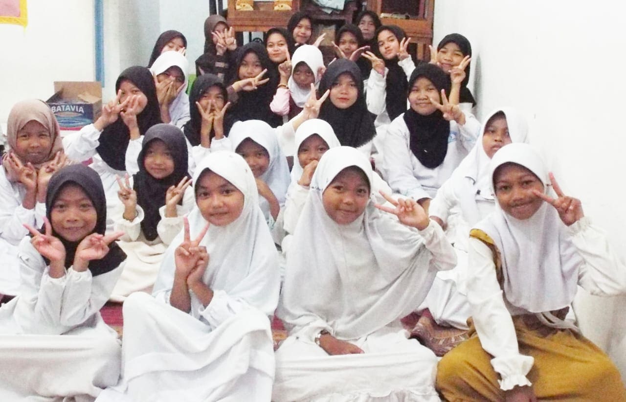 anak-anak yatim dan dhuafa