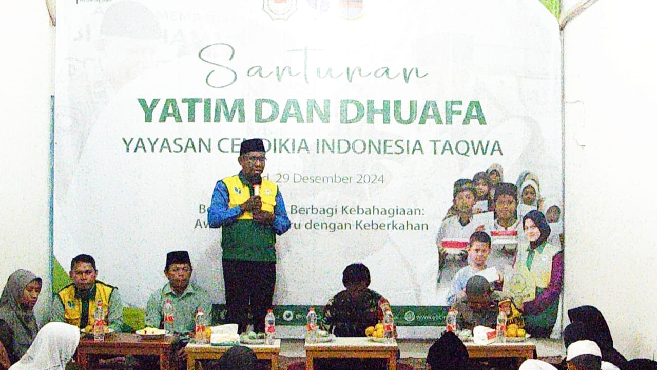 ketua yacinta memberikan sambutan